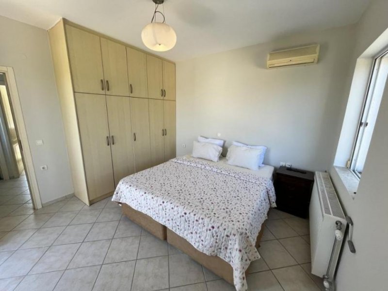 Kournas MIT VIDEO: Kreta, Kournas: Schöne Villa mit drei Schlafzimmern, nur wenige Schritte vom Kournas-See entfernt Haus kaufen